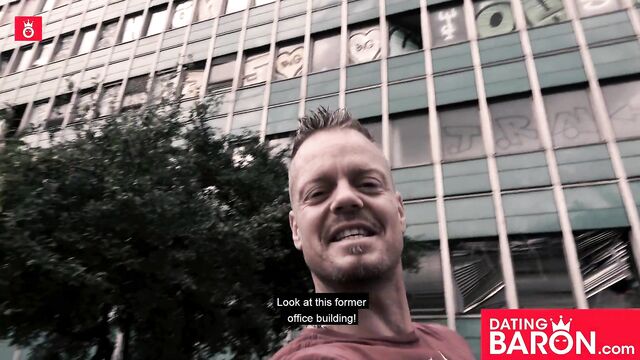 Дал пососать распутной зрелой курве